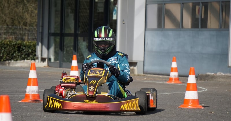 Le blog karting qui regarde aussi la route
