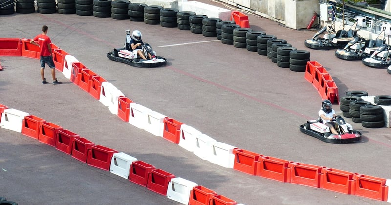 Kart de location ou kart personnel : quelles différences pour bien choisir